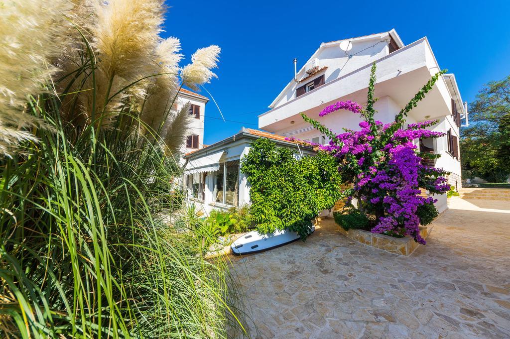 Apartments Nada ザダル エクステリア 写真