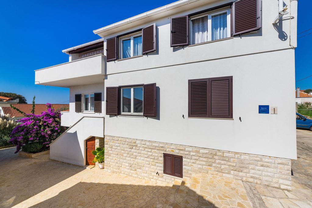 Apartments Nada ザダル エクステリア 写真