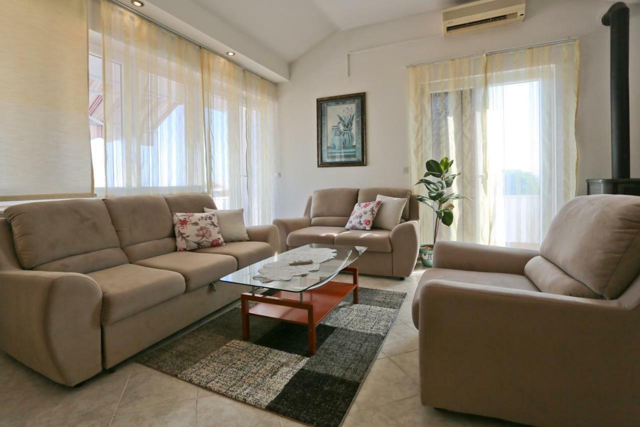 Apartments Nada ザダル エクステリア 写真